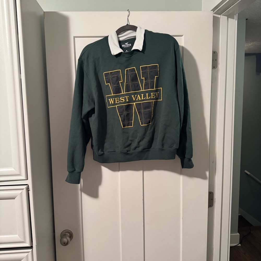 Hollister Dark Green Crewneck Sweater